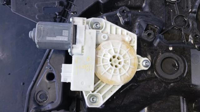 MERCEDES A2139069501 Motor del elevalunas de la puerta delantera derecha comprar Barcelona