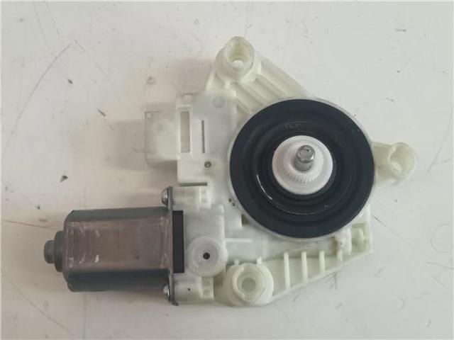MERCEDES A2139069501 Motor del elevalunas de la puerta delantera derecha  en stock Terrassa