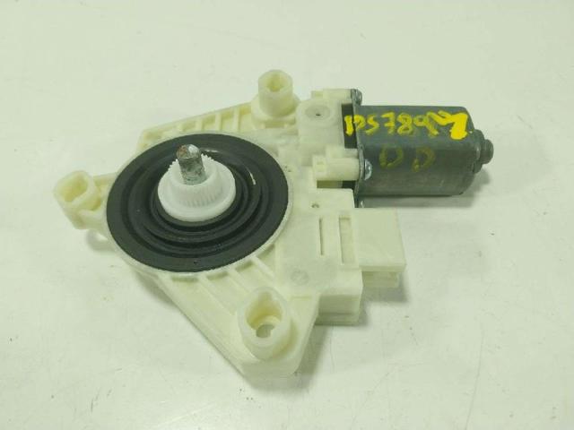 A2139069501 Motor del elevalunas de la puerta delantera derecha comprar Girona