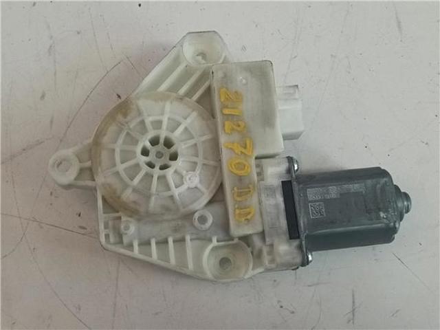 A2139069501 Motor del elevalunas de la puerta delantera derecha  en stock Castellón