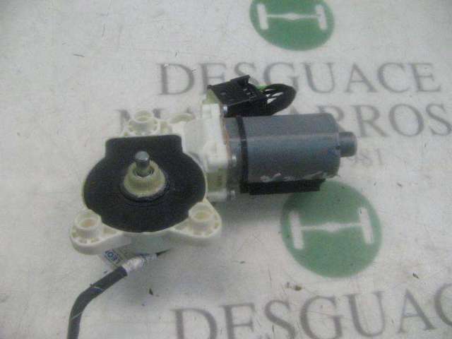 MERCEDES A2198200542 Motor del elevalunas de la puerta delantera izquierda  disponible Valladolid