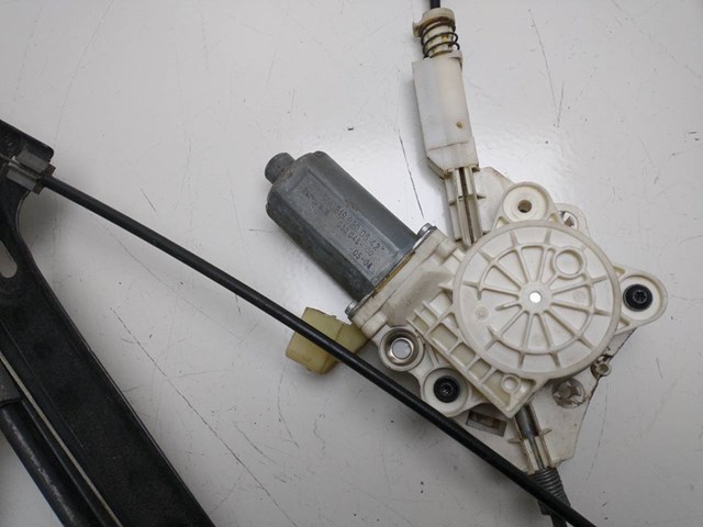 A2198200642 MERCEDES Motor del elevalunas de la puerta delantera derecha  disponible Ourense