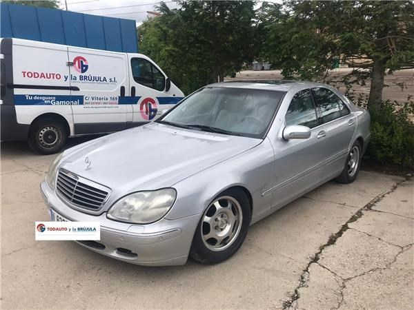 Brazo inferior izquierdo de la suspensión delantera A2203308907 MERCEDES