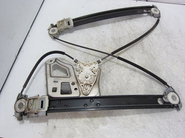 A2207200446 Mecanismo de elevalunas de la puerta delantera derecha  disponible Málaga
