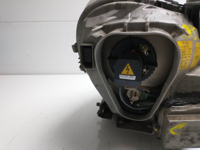 MERCEDES A2208200761 Faro izquierdo  en stock Salamanca
