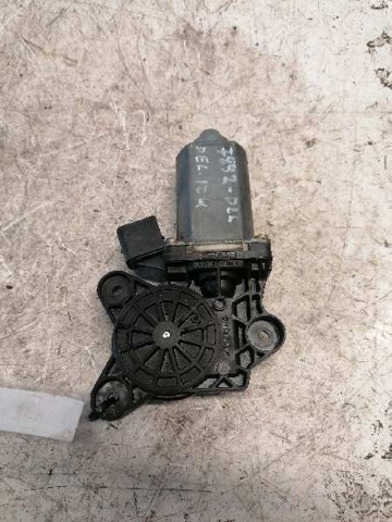 A2208204642 Motor del elevalunas de la puerta delantera derecha comprar Girona