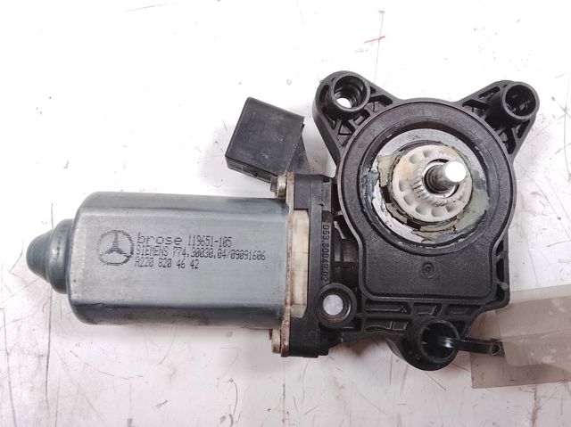 MERCEDES A2208204642 Motor del elevalunas de la puerta delantera derecha  comprar en Ponferrada