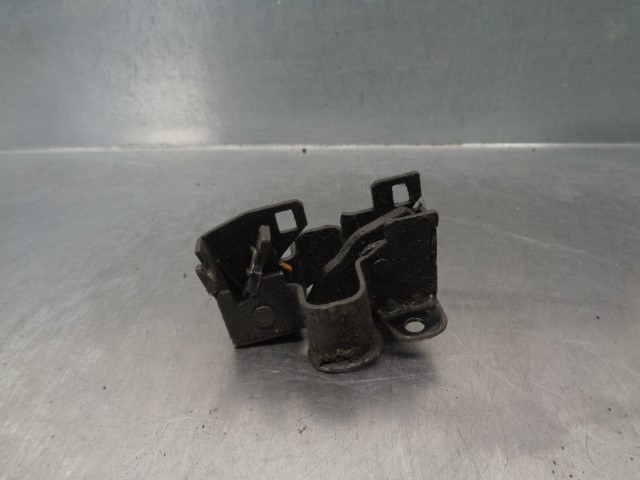Cerradura del capó de motor Mercedes S  (W220)
