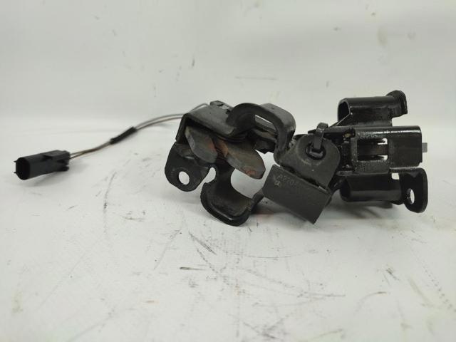 Cerradura del capó de motor Mercedes S  (W220)