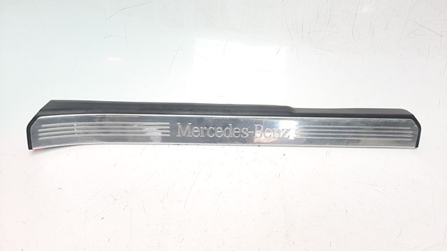 Listón de acceso interior delantero derecho A2216800235 Mercedes