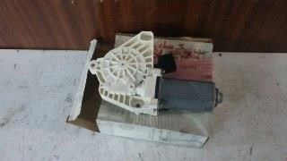 Motor eléctrico, elevalunas, puerta delantera derecha A2218202842 Mercedes