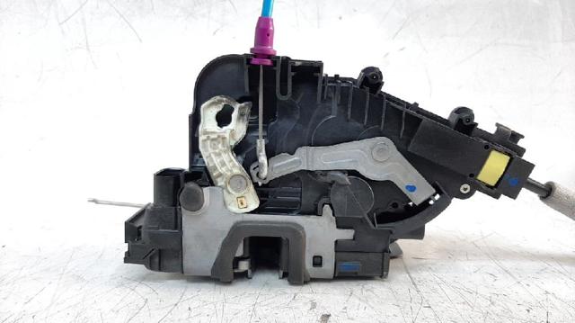 A2220063999 MERCEDES Cerradura de puerta delantera derecha  en stock Córdoba