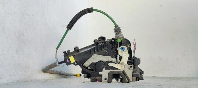 A2220064099 Cerradura de la puerta trasera derecha  en stock Castellón