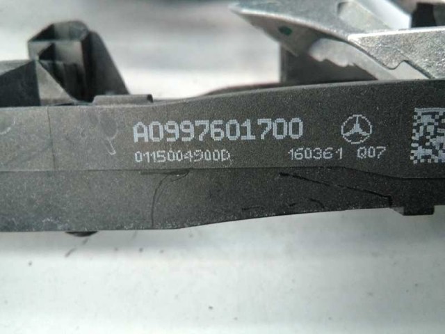 A2220064099 MERCEDES Cerradura de la puerta trasera derecha comprar Alcalá