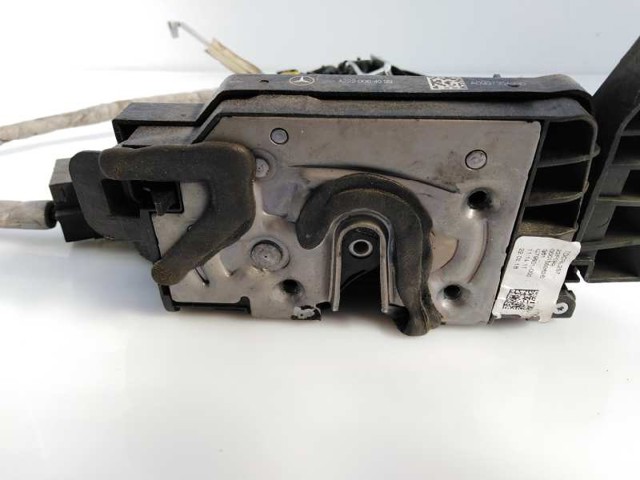A2220064099 MERCEDES Cerradura de la puerta trasera derecha  disponible Ourense