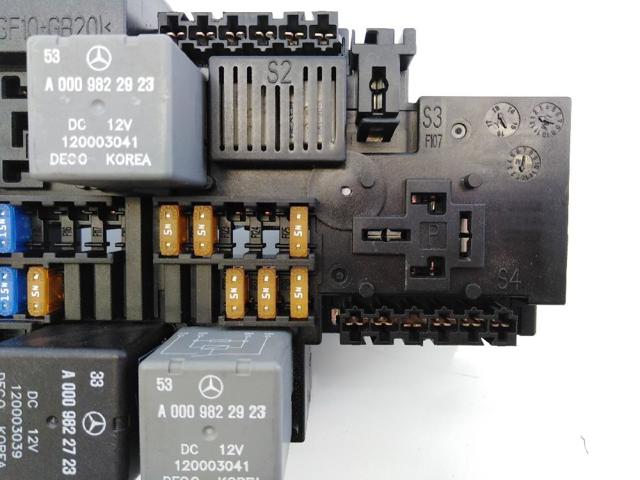 MERCEDES A2229063202 Caja de fusibles  en stock Salamanca