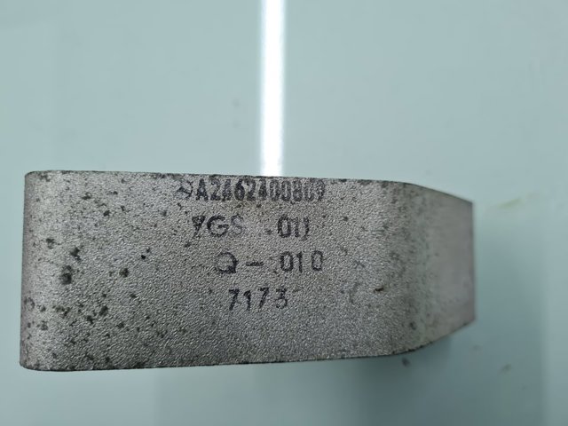 A2462400809 MERCEDES Soporte superior derecho del motor  en stock Gandía