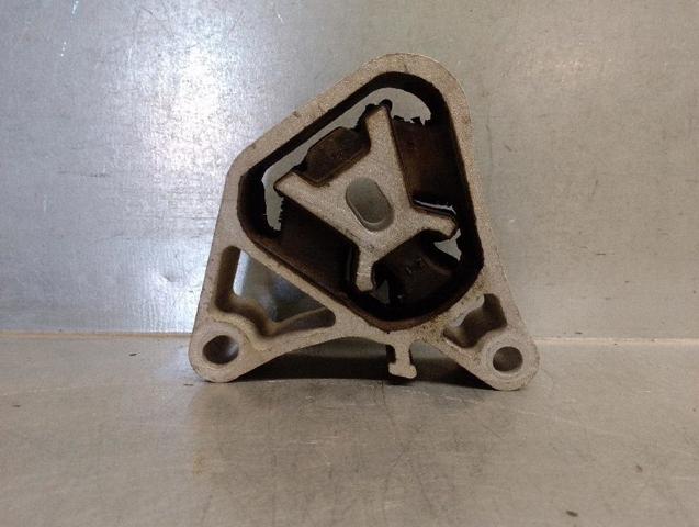 A2462400809 Soporte superior derecho del motor  disponible Utrera
