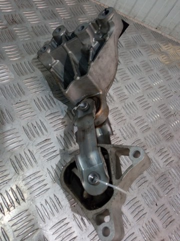 MERCEDES A2462401109 Soporte superior derecho del motor  comprar en Albacete