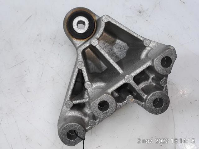 A2462401109 Soporte superior derecho del motor  comprar en Pontevedra