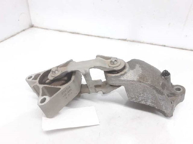 A2462401109 MERCEDES Soporte superior derecho del motor  en stock Gandía