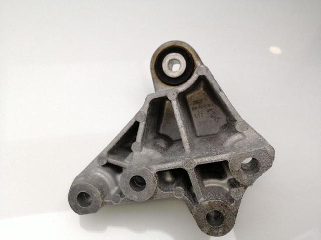 A2462401109 Soporte superior derecho del motor comprar Sevilla