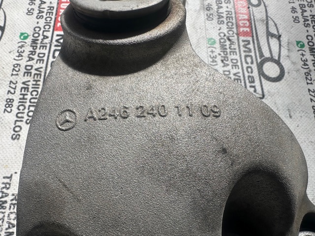 A2462401109 MERCEDES Soporte superior derecho del motor comprar Bilbao