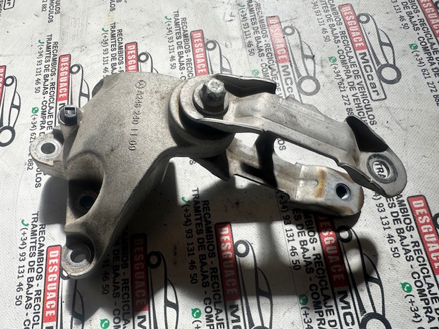 MERCEDES A2462401109 Soporte superior derecho del motor  comprar en Albacete