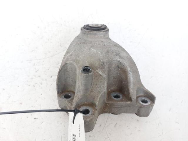 MERCEDES A2462401109 Soporte superior derecho del motor  disponible Valladolid