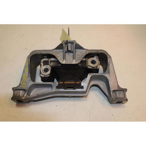 A2462402517 Soporte de motor derecho  disponible Utrera