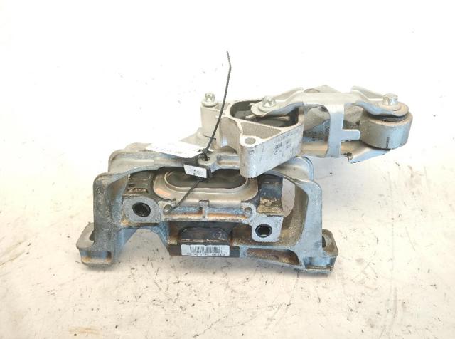A2462402517 Soporte de motor derecho  en stock Sabadell