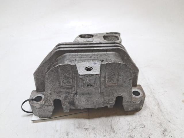 A2462402617 Soporte de motor derecho  en stock Granada