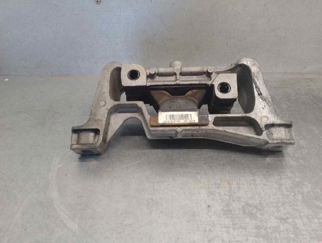 A2462402617 MERCEDES Soporte de motor derecho  disponible Alicante