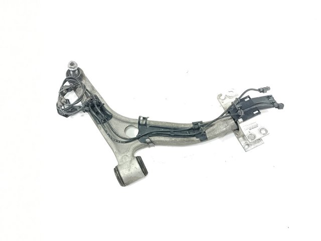 Brazo inferior derecho de la suspensión delantera A2463304800 MERCEDES