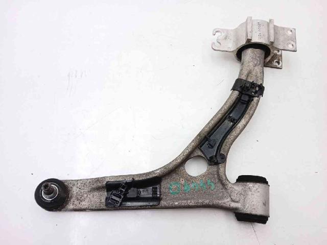 Brazo inferior derecho de la suspensión delantera A2463304800 MERCEDES