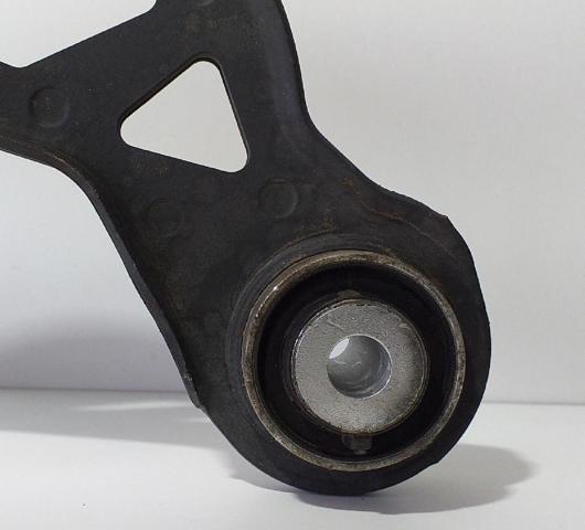 MERCEDES A2463501006 Brazo superior de suspensión trasera izquierdo/derecho  en stock Salamanca