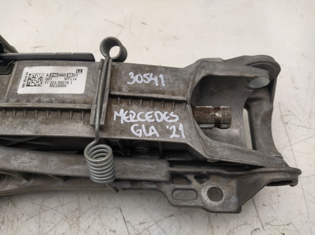 A2464608801 Columna dirección  en stock Sabadell