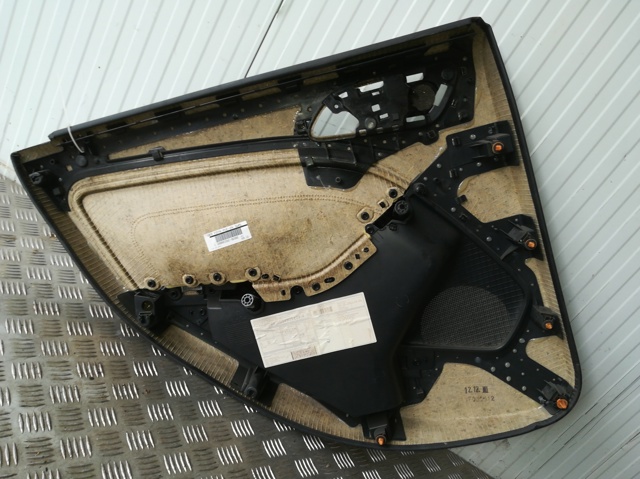 A2467300448 MERCEDES Revestimiento de la manija interior de la puerta trasera derecha  comprar en Lleida