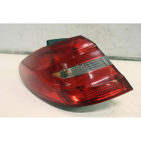 A2468200164 Piloto trasero izquierdo  disponible Utrera