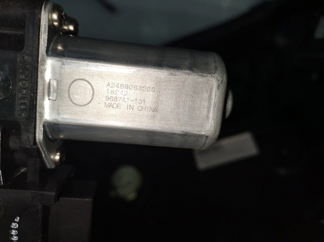 A2469063200 MERCEDES Motor del elevalunas de la puerta trasera derecha  en stock Huelva