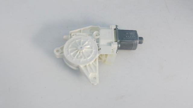 MERCEDES A2469065100 Motor del elevalunas de la puerta delantera izquierda  comprar en Albacete