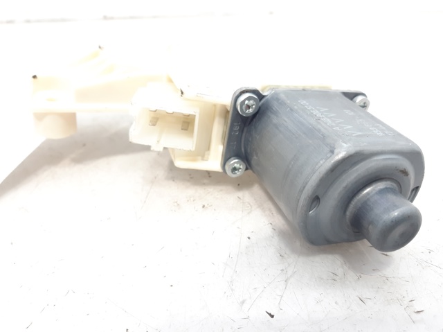 A2469065100 MERCEDES Motor del elevalunas de la puerta delantera izquierda  comprar en Oviedo