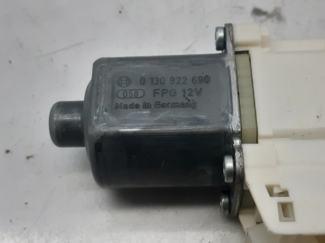 MERCEDES A2469065100 Motor del elevalunas de la puerta delantera izquierda  comprar en Murcia