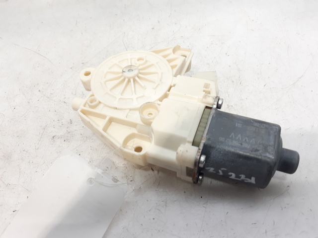 A2469065200 MERCEDES Motor del elevalunas de la puerta delantera derecha  en stock Córdoba
