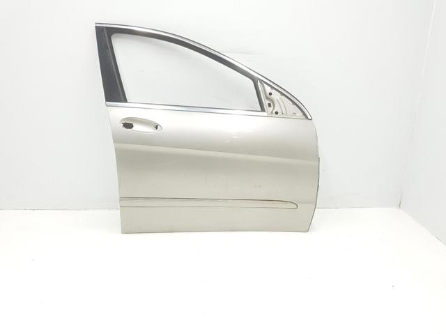 Puerta delantera derecha A2517200205 Mercedes