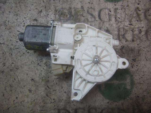 A2518200108 MERCEDES Motor del elevalunas de la puerta trasera izquierda  en stock Córdoba