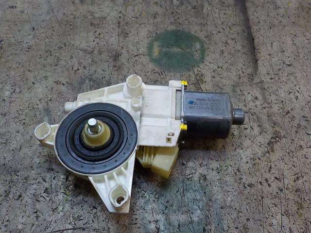 MERCEDES A2518200108 Motor del elevalunas de la puerta trasera izquierda  disponible Valladolid