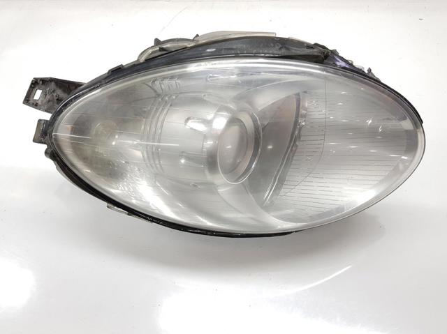 Faro derecho A2518200261 Mercedes