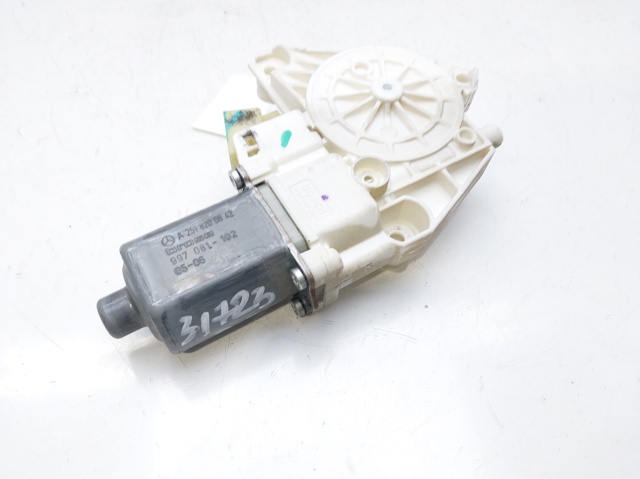 MERCEDES A2518200842 Motor del elevalunas de la puerta delantera derecha  en stock Salamanca