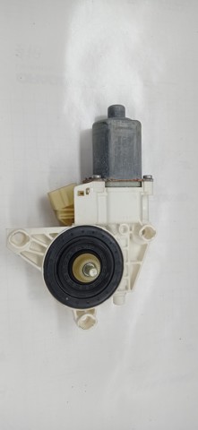 MERCEDES A2518200842 Motor del elevalunas de la puerta delantera derecha  en stock Terrassa